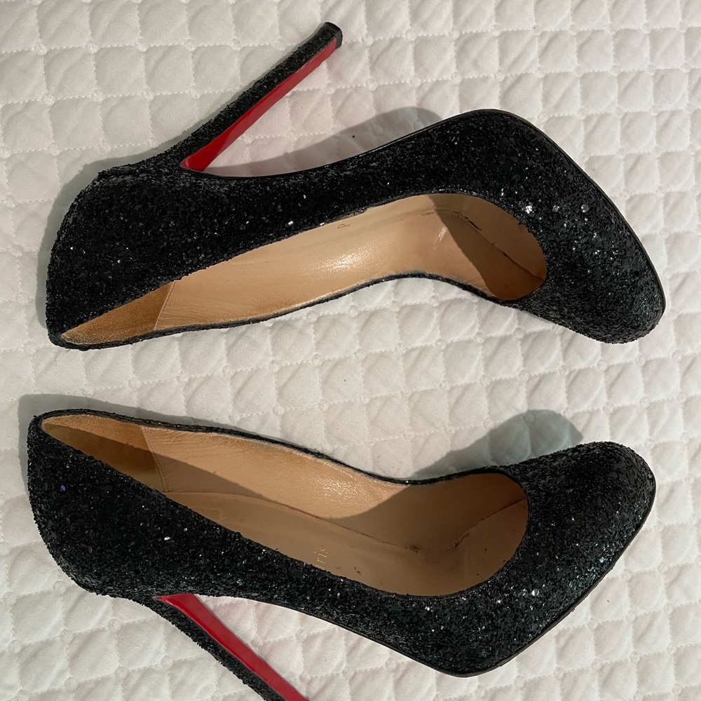 Black glitter Christian Louboutin heel